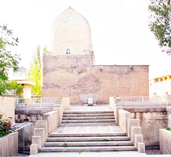 مقبرهٔ باباپیره