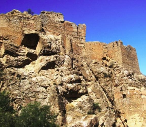 قلعه ملک بهمن (شاهندشت - ملک قلا)