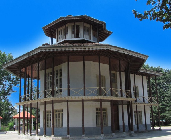 عمارت کلاهفرنگی