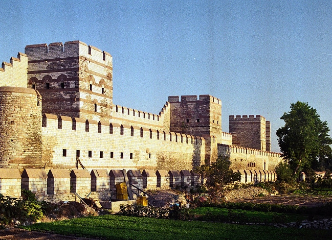 دیوارهای قسطنطنیه