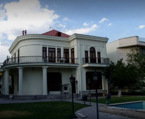 موزه نقاشی پشت شیشه