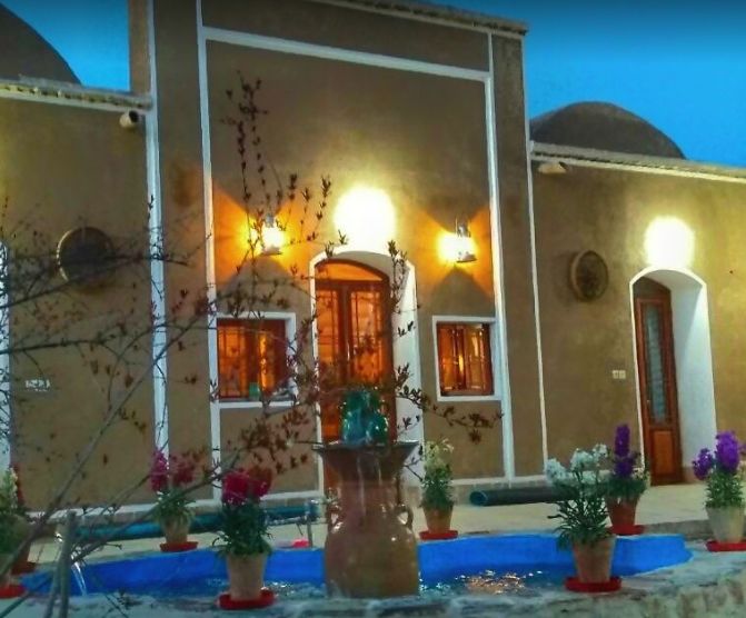 اقامتگاه بوم گردی سرو کهن - ابرکوه