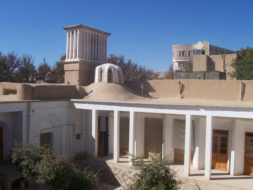 خانه تاریخی یغماییها