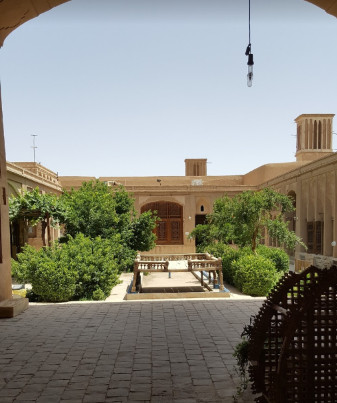 خانه لاری ها