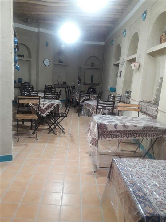 سفره خانه اقامتگاه بوم گردی ارگ کیان