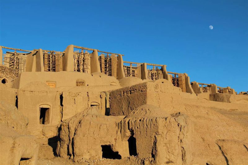 آس بادهای نشتیفان