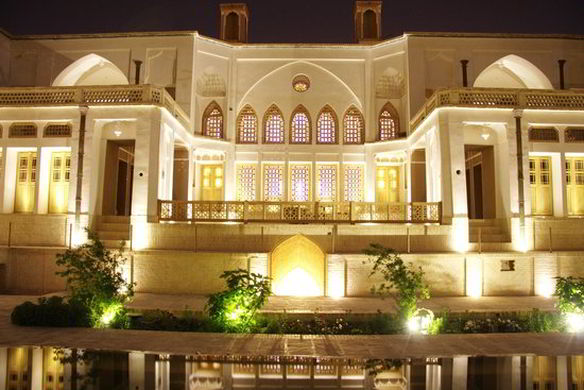 رستوران و خانه تاریخی منوچهری