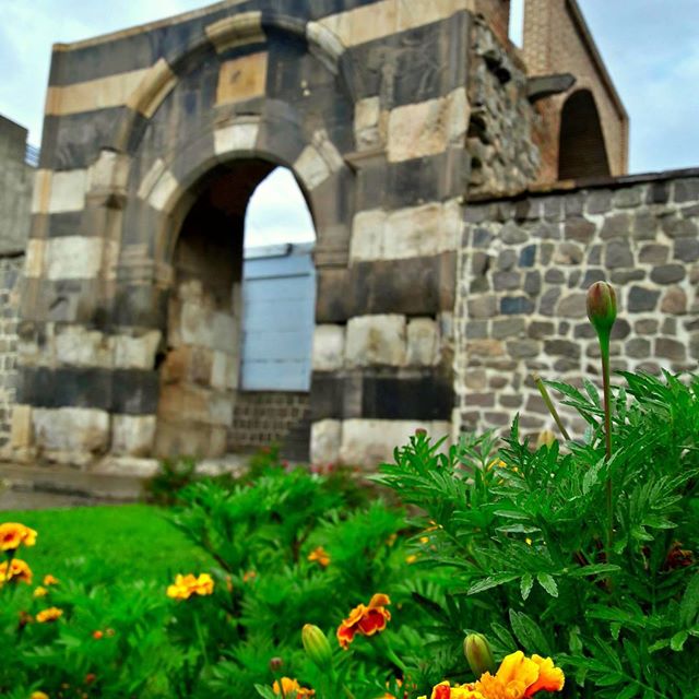 دروازه سنگی