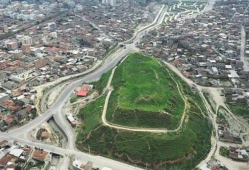تپه قلعه خندان