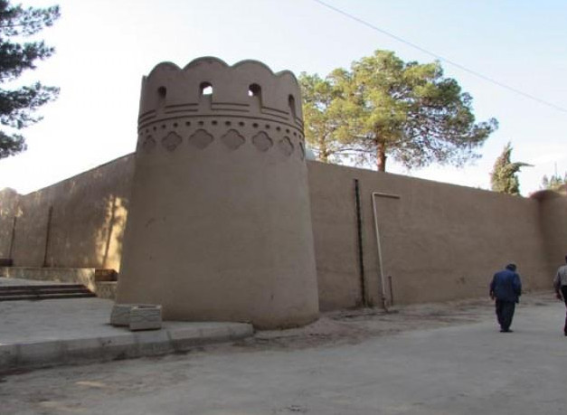 زیارتگاه ستی پیر (قلعه اسدان)
