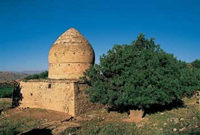 مقبره شجاع الدین خورشید
