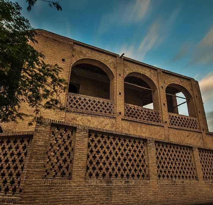 کاروانسرا و سرای معین التجار