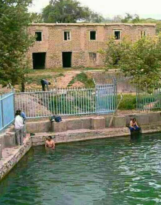 چشمه آب گرم ایوب پیامبر