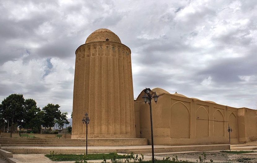 برج کاشانه بسطام