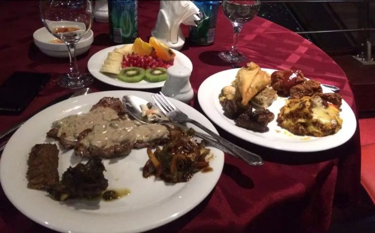  رستوران گردان برج میلاد 