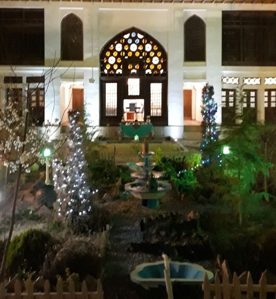 خانه آزاده