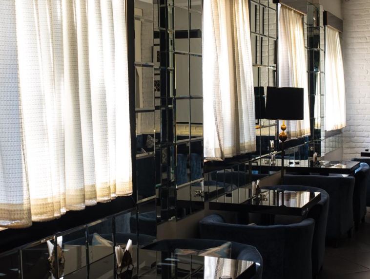 رستوران الیوت