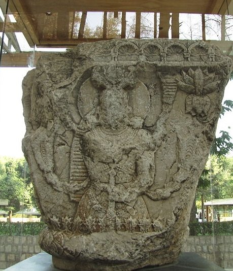 موزه سنگ طاقبستان