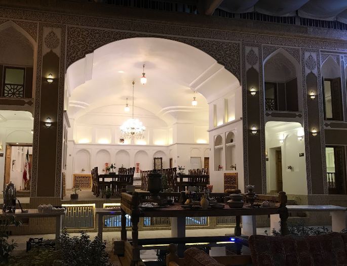 عمارت خانه پدری