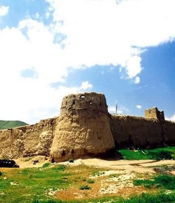 قلعه روستای صلواتآباد