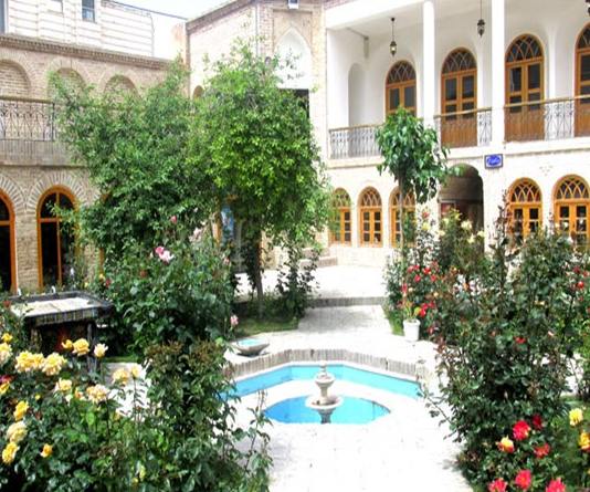 خانه تاریخی جاجرمی ها - حسینیه