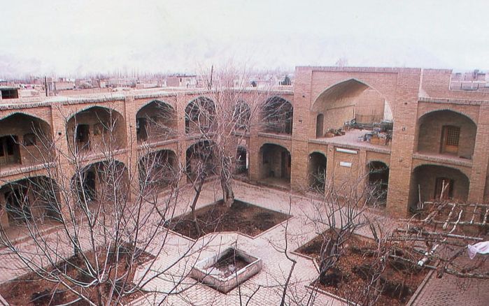 مدرسه شاهرخیه بسطام