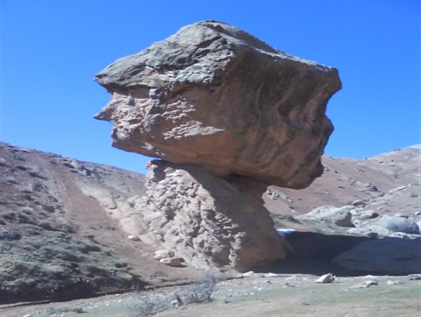 سنگ آدم نما