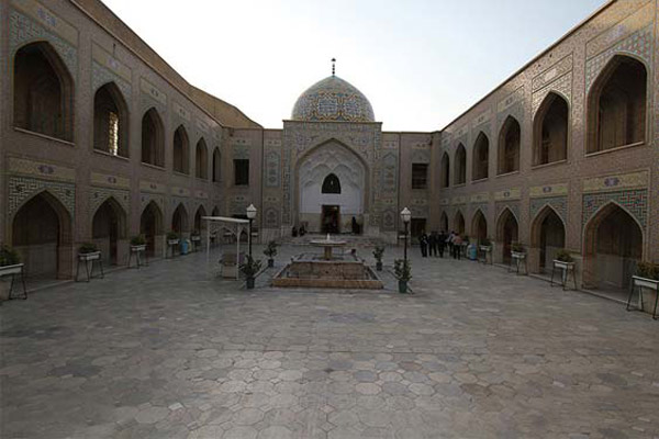 مقبره پیر پالان دوز