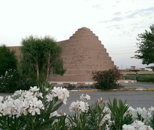 یخدان های دوقلو سیرجان