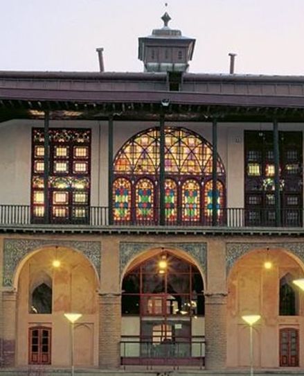 کاخ چهلستون قزوین(عمارت کلاه فرنگی ها)