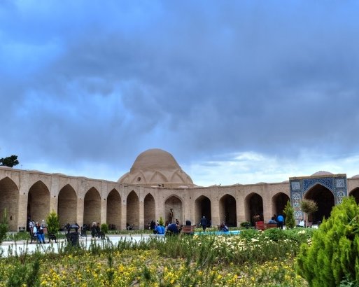میدان گنج علی خان
