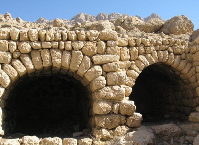 طاق سنگی خان اوی (جونقان)