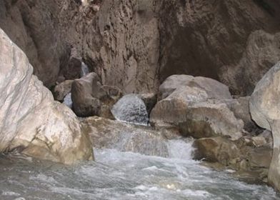 تنگه و چشمه روزیه