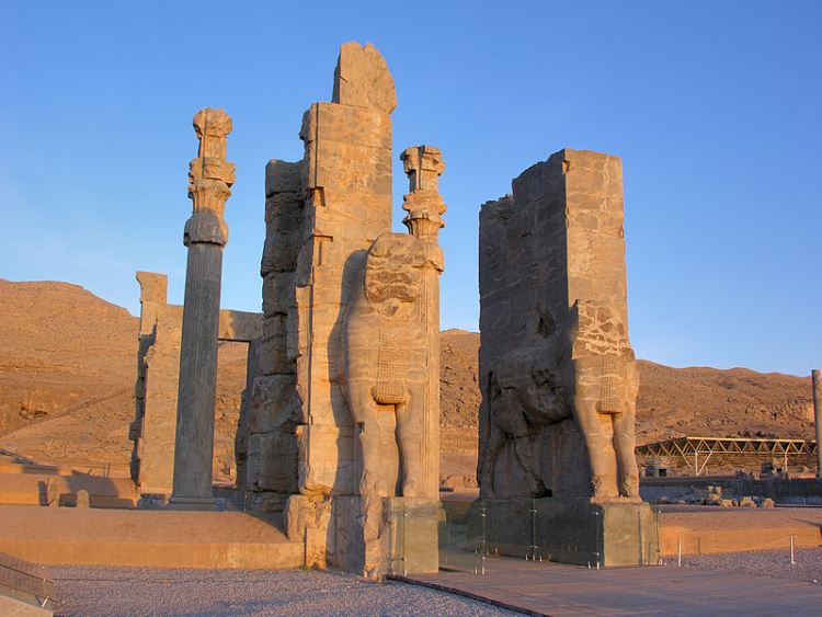 کاخ دروازه کشورها