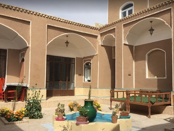اقامتگاه بوم گردی چاپاکر - ورزنه