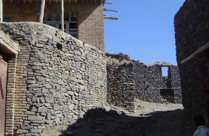 روستای خاکو