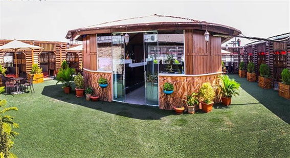 کافه رستوران بام آلاچیق امپراطور پایتخت