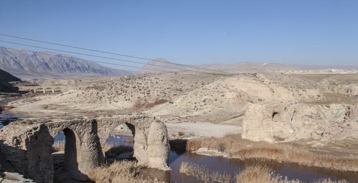 سه پل تاریخی کوار